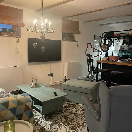 Downstairs 아파트 *